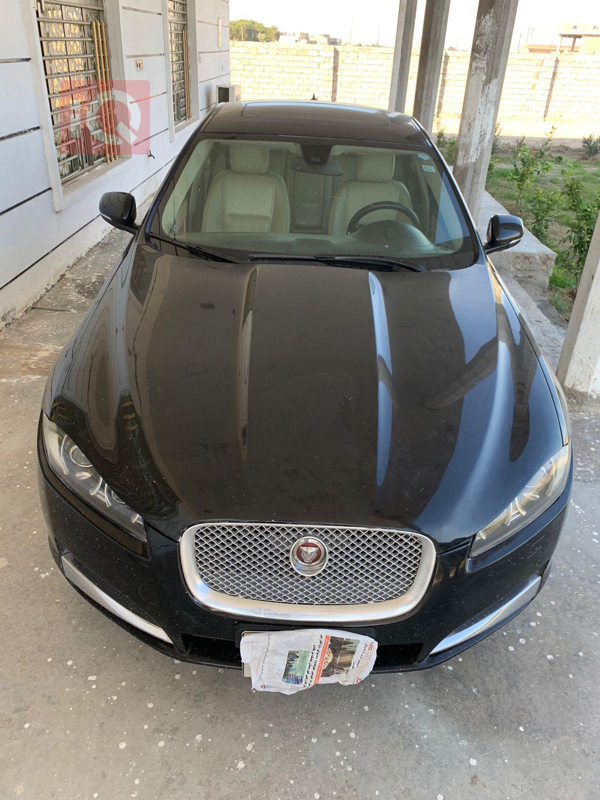جاگوار XF